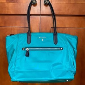 Michael Kors Kelsey Large Tote Handbag in Teal aqua  Blue